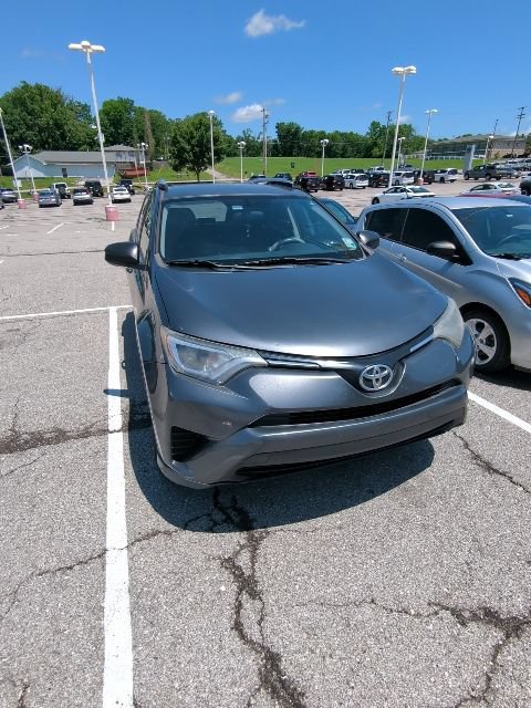 Used 2016 Toyota RAV4 LE FWD image 6