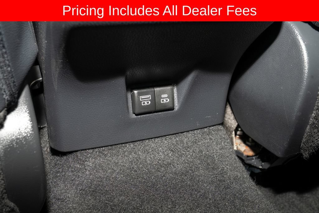 Used 2025 Toyota Camry SE w/ Convenience Package FWD image 7
