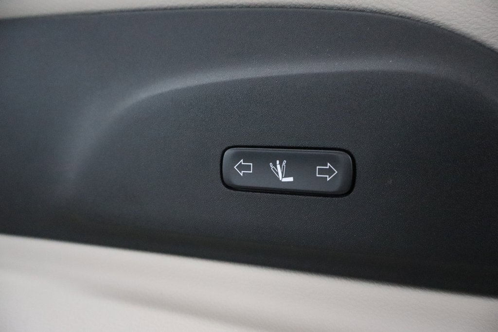 Used 2022 Chrysler Pacifica Limited image 35