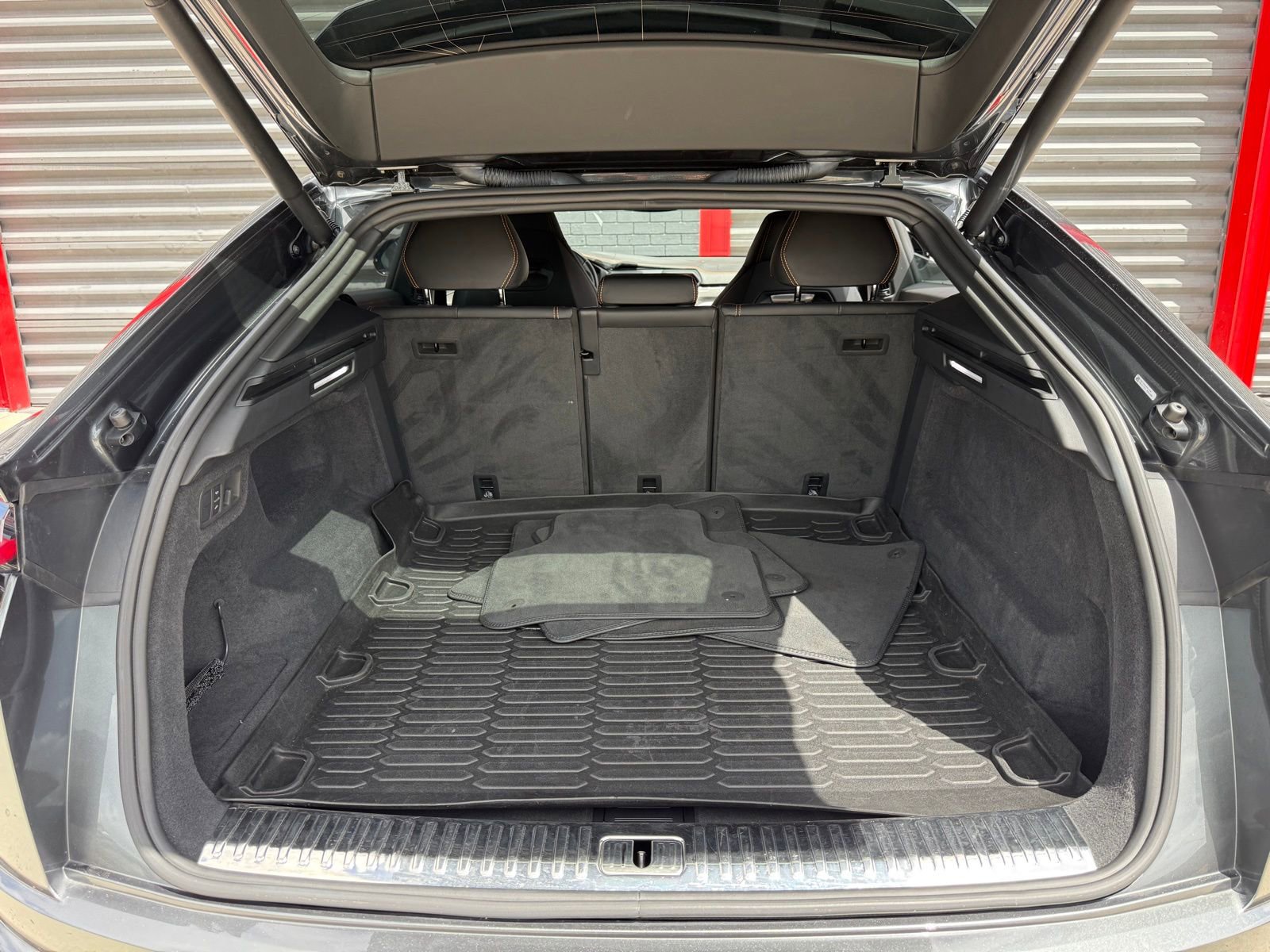 Used 2020 Lamborghini Urus image 38