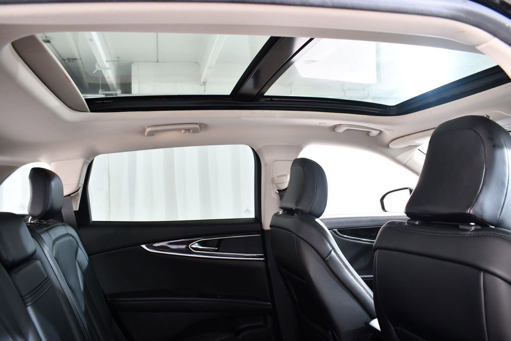 Used 2022 Lincoln Nautilus Reserve image 18