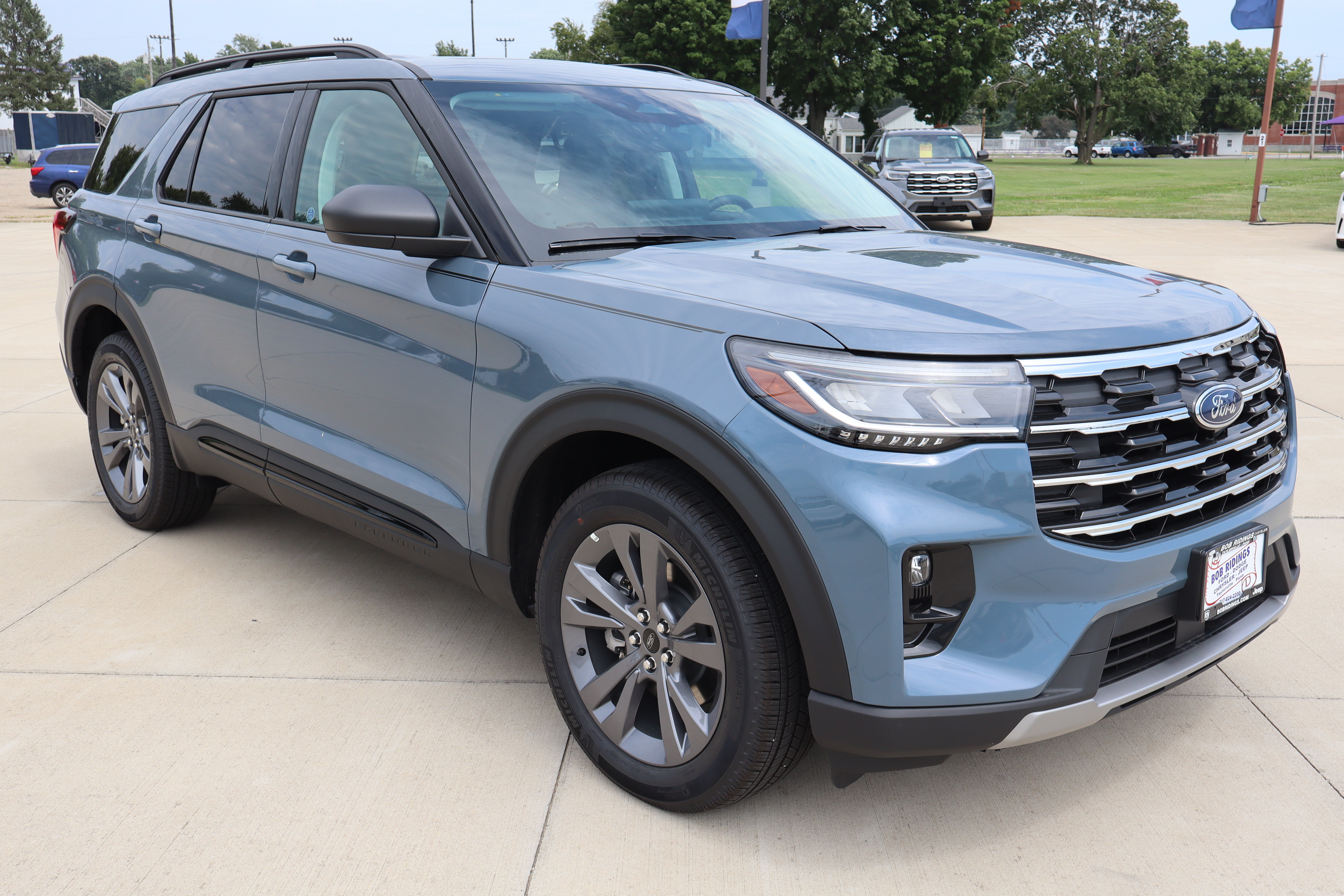 New 2026 Ford Explorer Active w/ Active Comfort Package AWD/4WD image 3