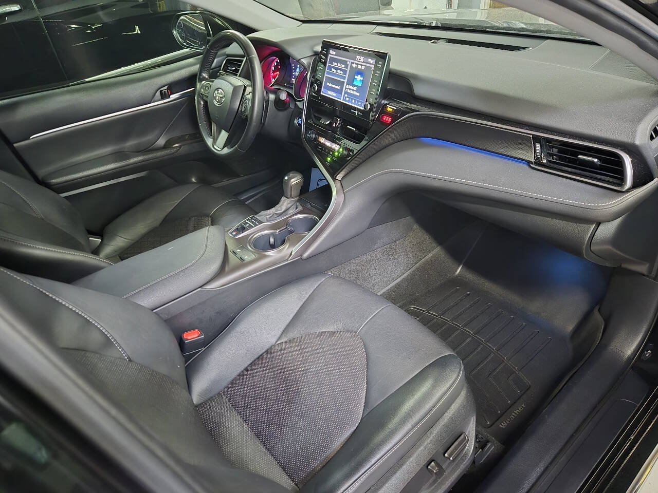 Used 2022 Toyota Camry XSE FWD image 11