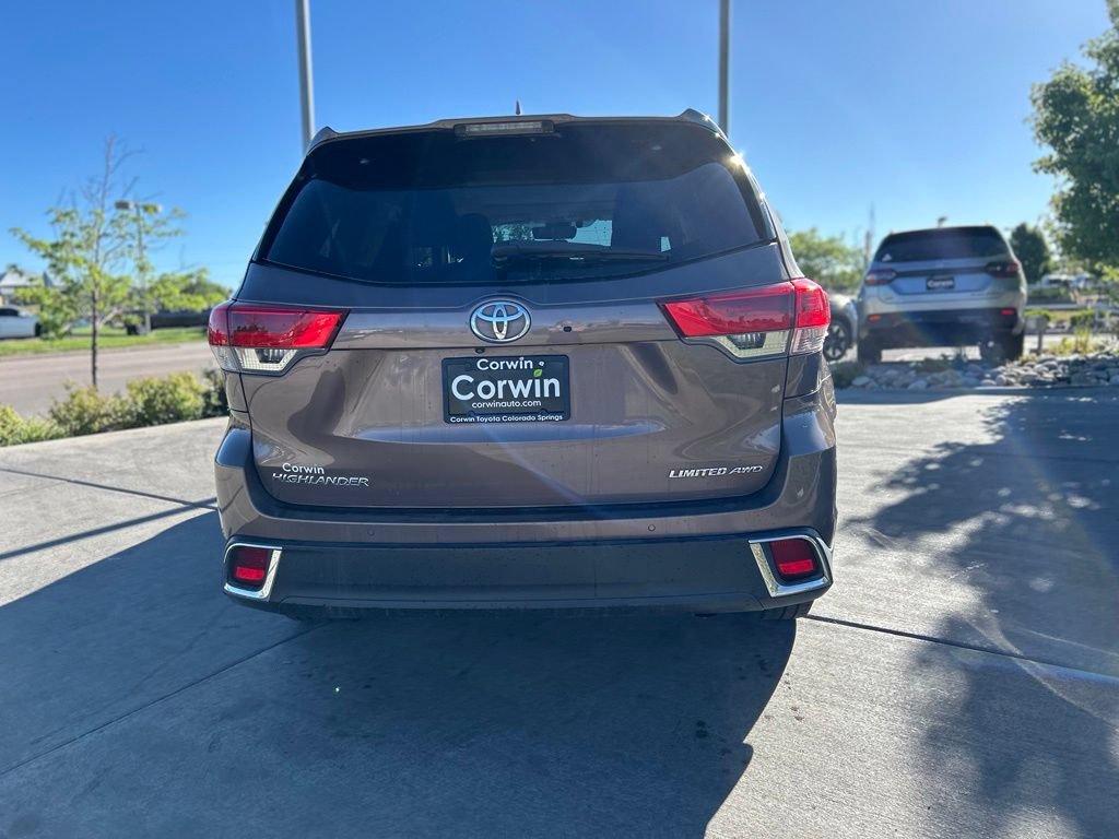 Used 2017 Toyota Highlander Limited Platinum AWD/4WD image 7