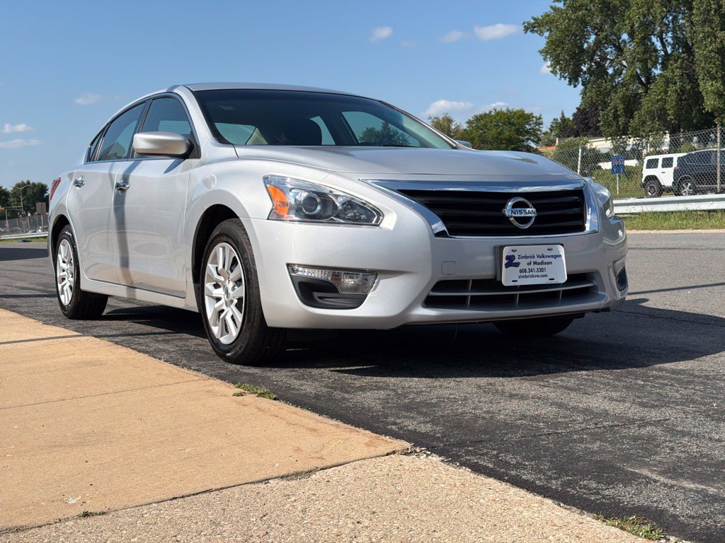 Used 2013 Nissan Altima 2.5 S FWD image 3