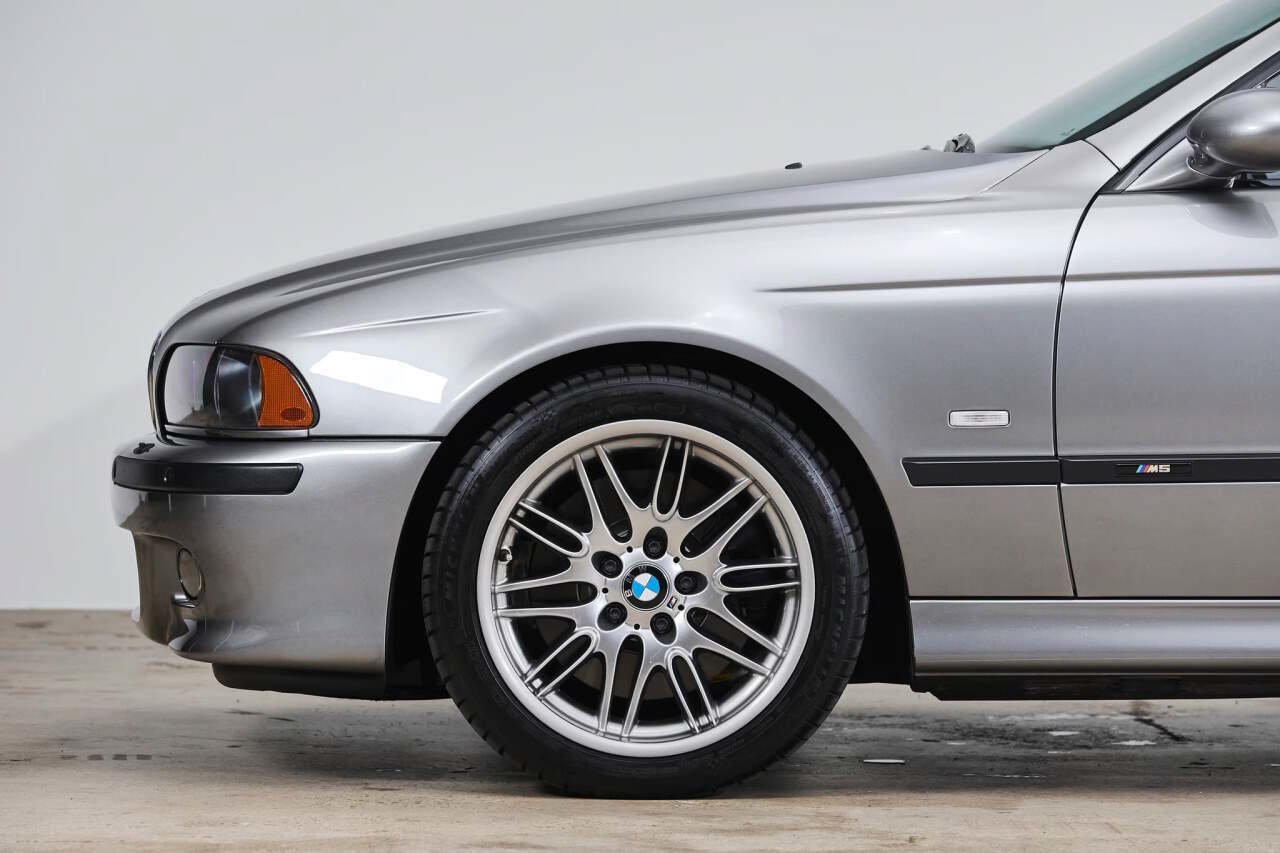 Used 2003 BMW M5 RWD image 24