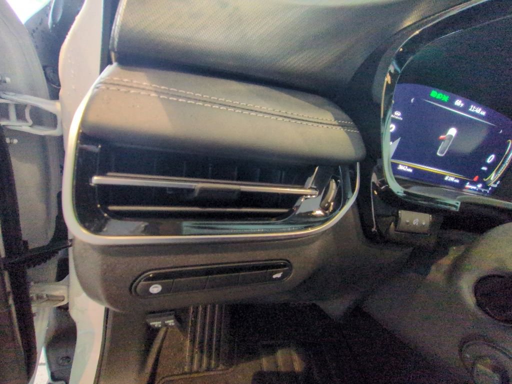Used 2026 INFINITI QX60 Luxe w/ Cargo Package FWD image 15
