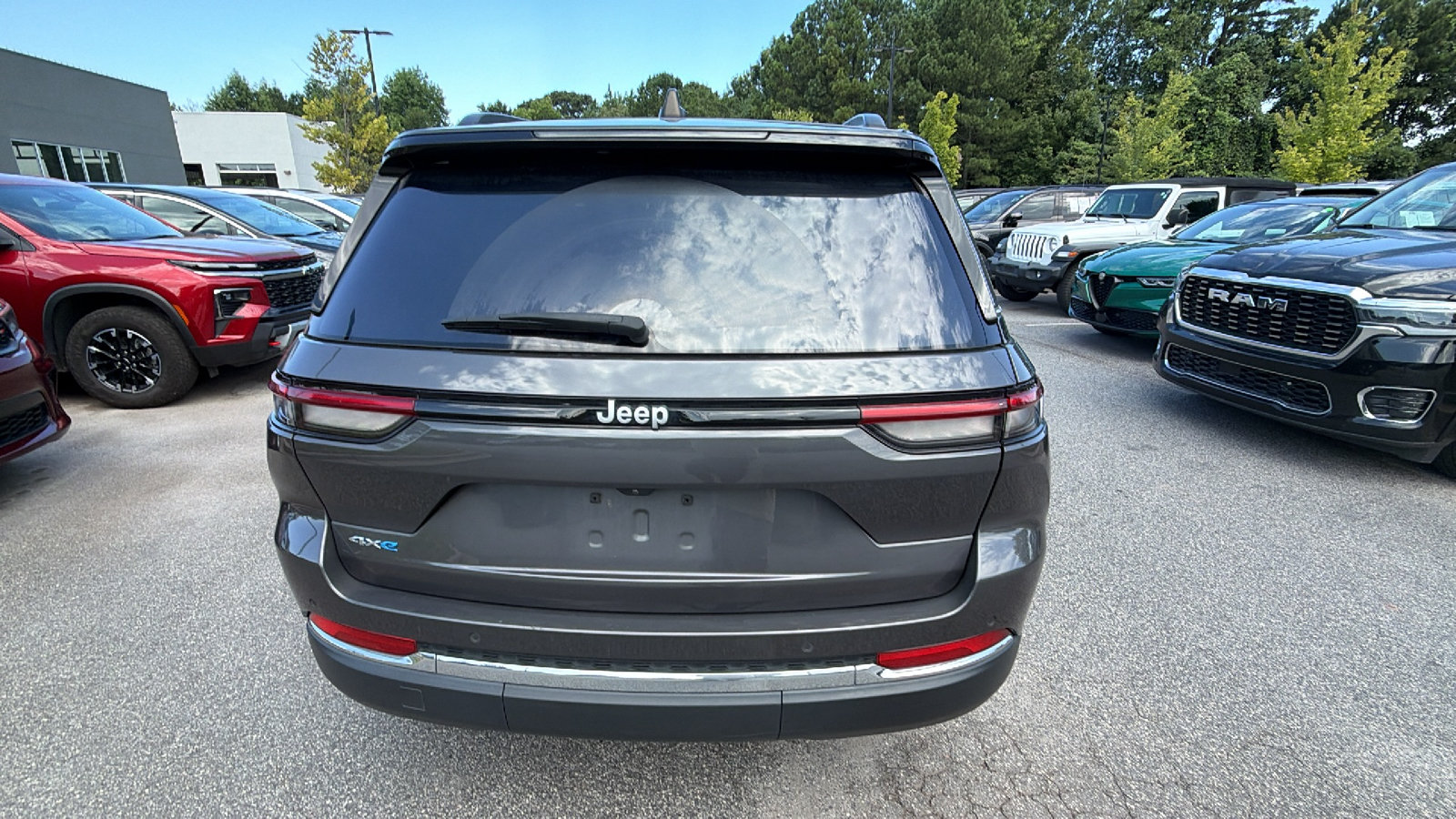 Used 2024 Jeep Grand Cherokee Limited 4xe AWD/4WD image 9