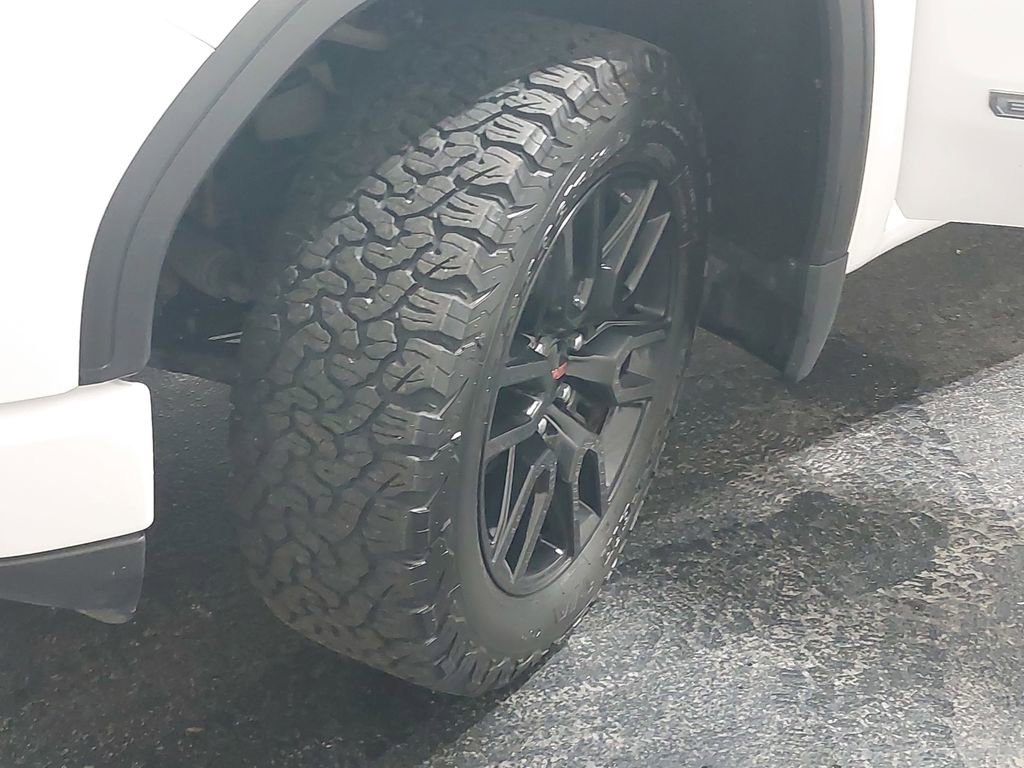 Used 2022 GMC Sierra 1500 Elevation image 32