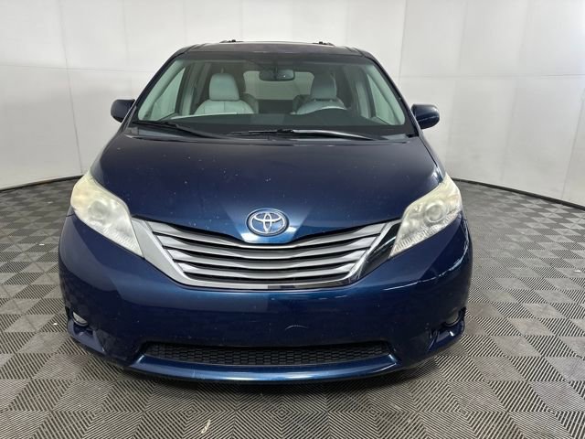 Used 2011 Toyota Sienna XLE image 8