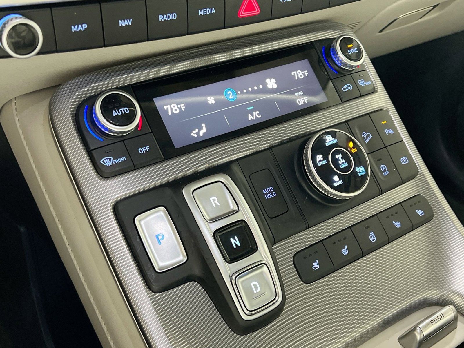 Used 2023 Hyundai Palisade Calligraphy image 21
