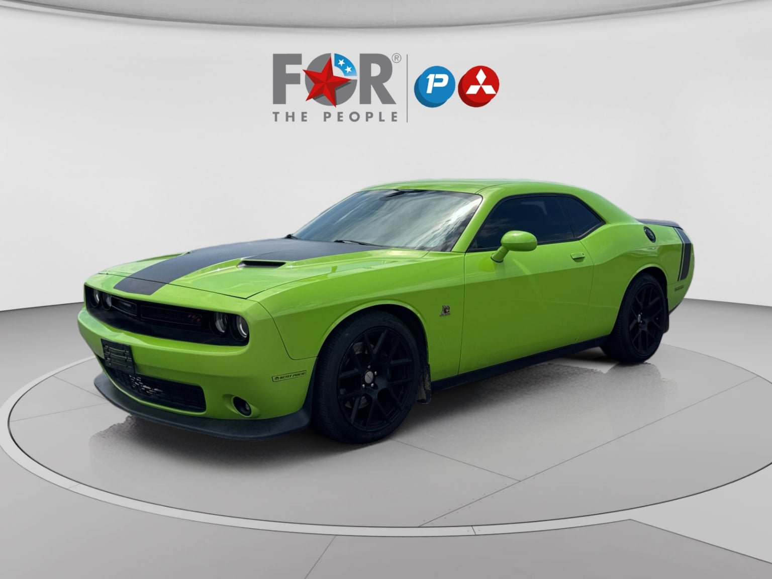 Used 2015 Dodge Challenger R/T Scat Pack w/ Scat Pack Appearance Package RWD image 1