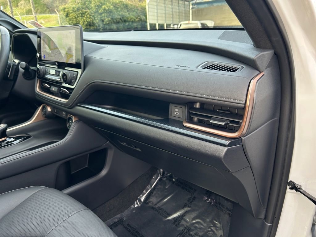 Used 2024 Toyota Grand Highlander AWD Hybrid image 27