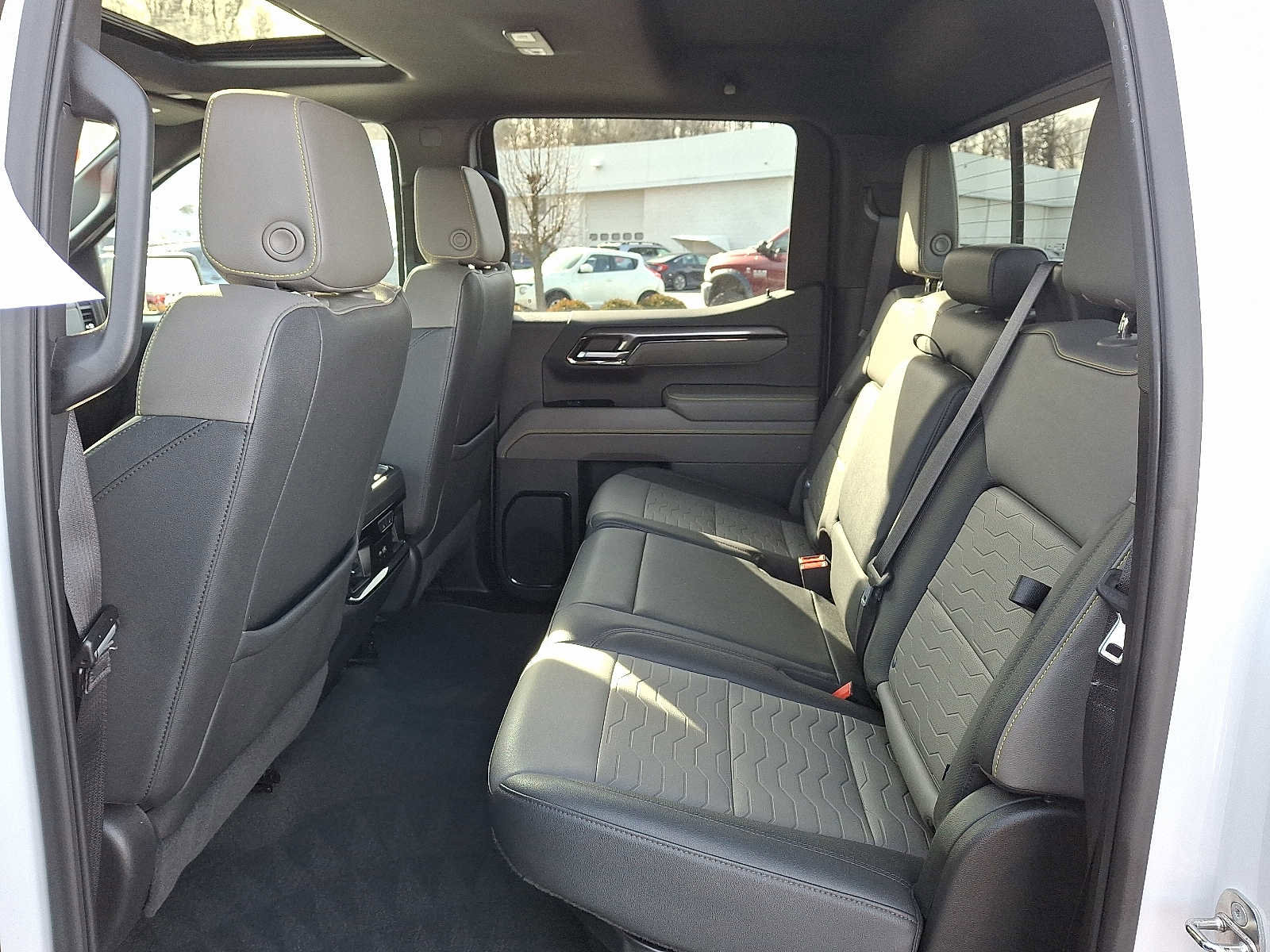 Used 2023 Chevrolet Silverado 1500 ZR2 image 10