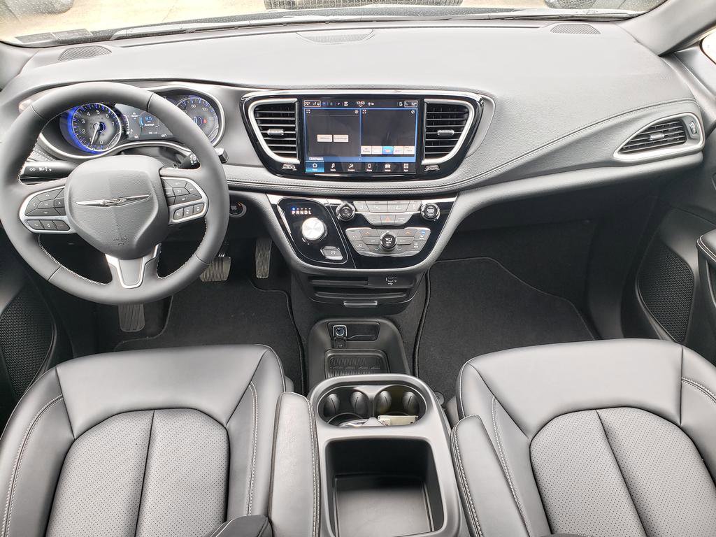New 2026 Chrysler Pacifica Select image 14