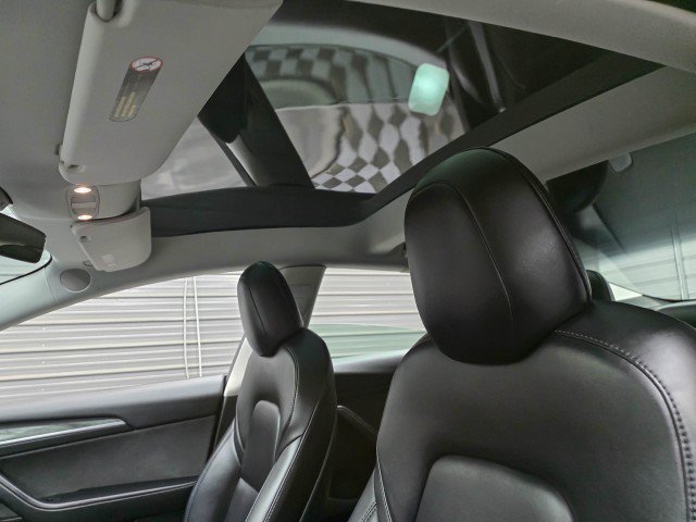 Used 2022 Tesla Model 3 Performance AWD/4WD image 18