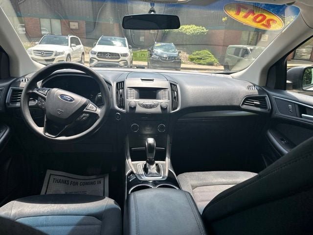 Used 2017 Ford Edge SE AWD/4WD image 16