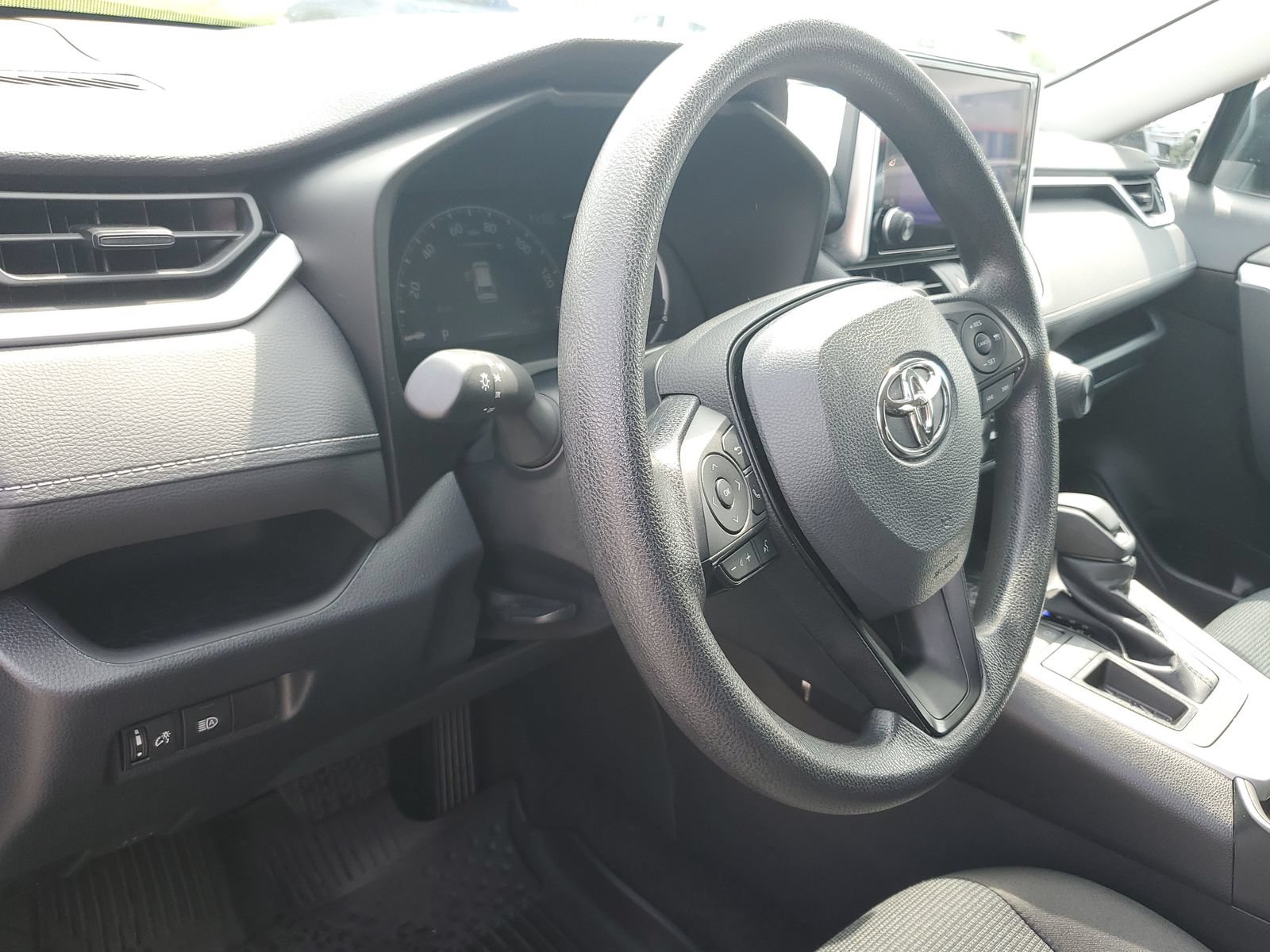 Certified 2023 Toyota RAV4 LE FWD image 19