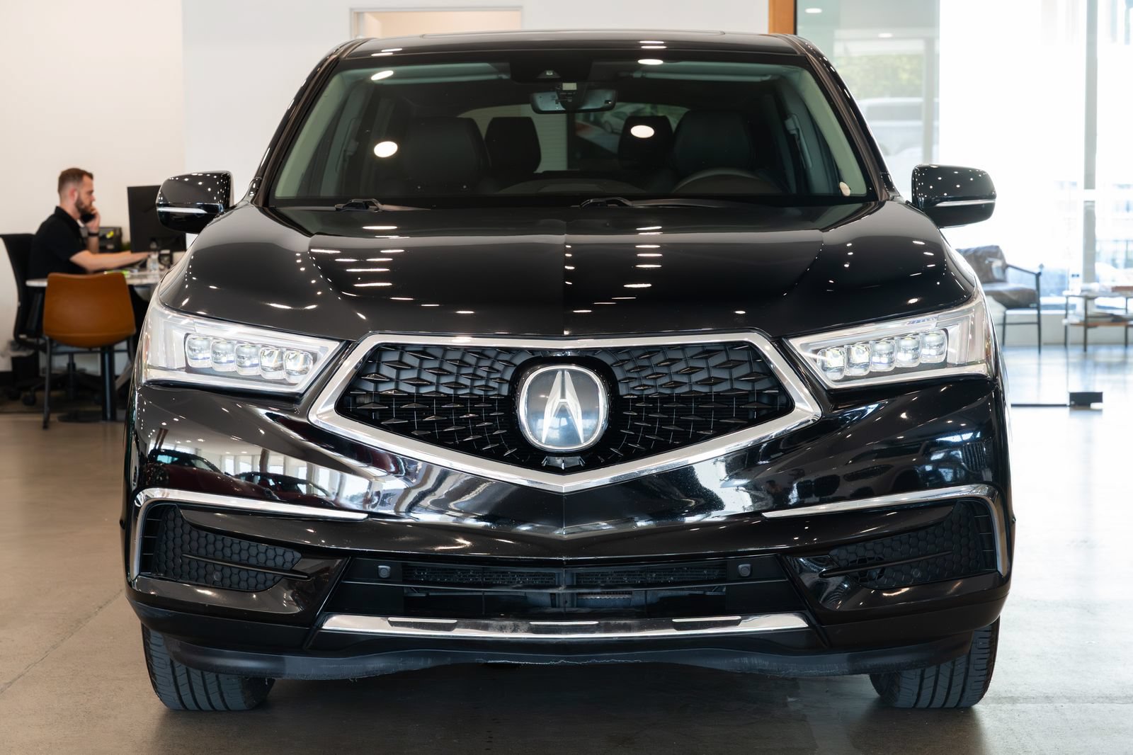 Used 2017 Acura MDX SH-AWD image 2