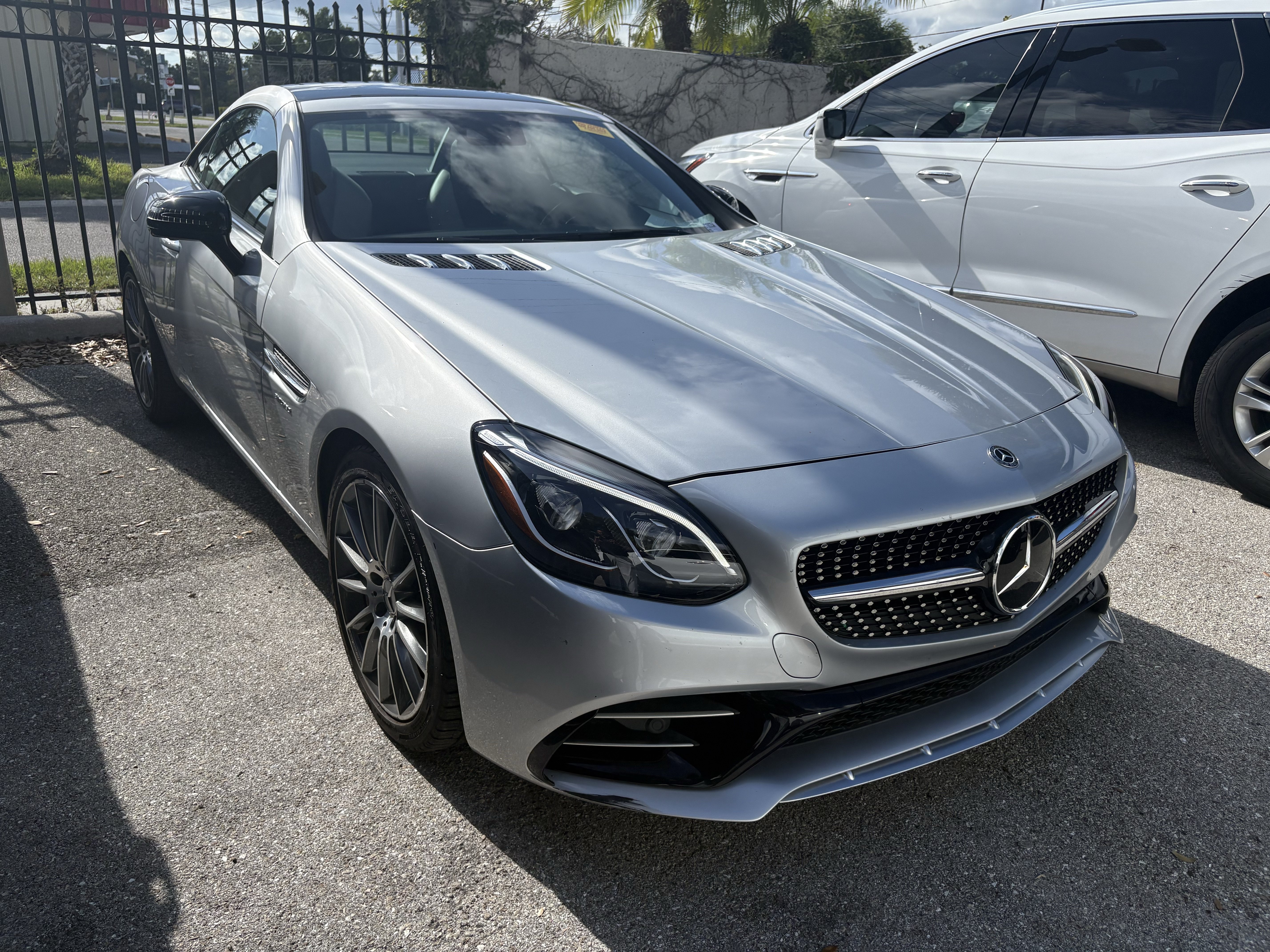 Used 2019 Mercedes-Benz SLC 43 AMG image 1
