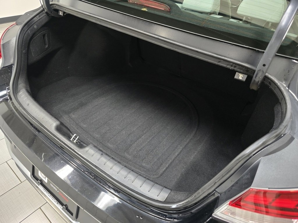 Used 2024 Hyundai Elantra Limited image 20