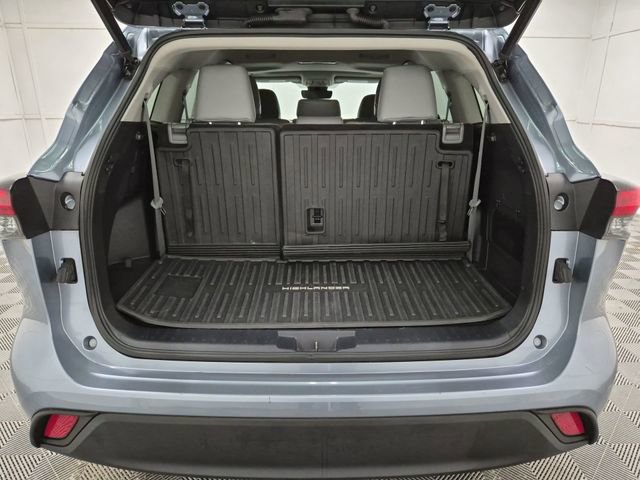 Used 2022 Toyota Highlander XLE image 24