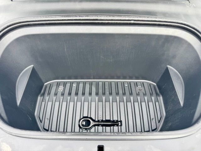 Used 2021 Tesla Model Y Long Range image 14