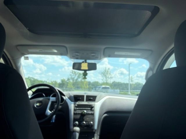 Used 2010 Chevrolet Traverse LT FWD image 15