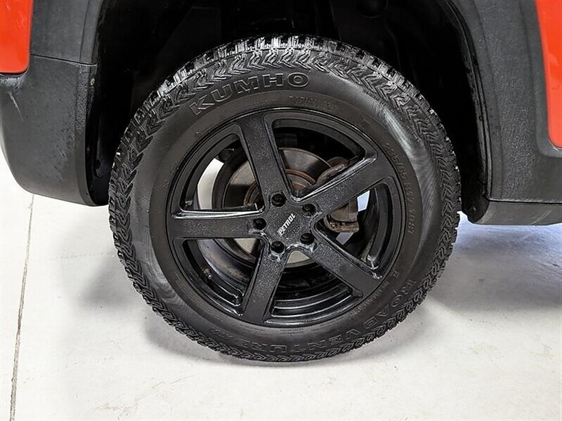Used 2017 Jeep Renegade Sport w/ Power & Air Group FWD image 13