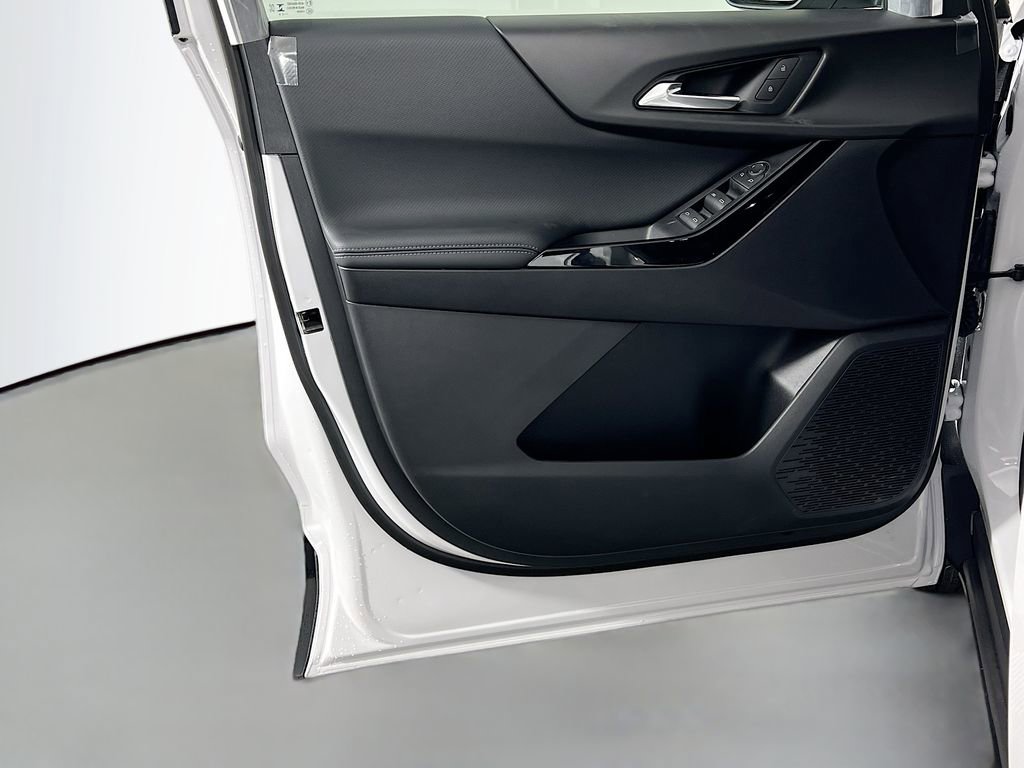New 2026 Chevrolet Equinox LT FWD image 18
