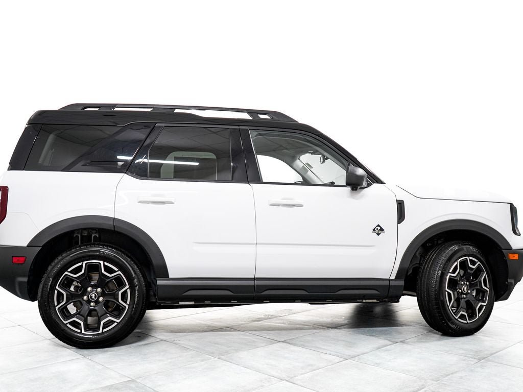 Certified 2025 Ford Bronco Sport Outer Banks w/ Outer Banks Tech Package+ AWD/4WD image 7