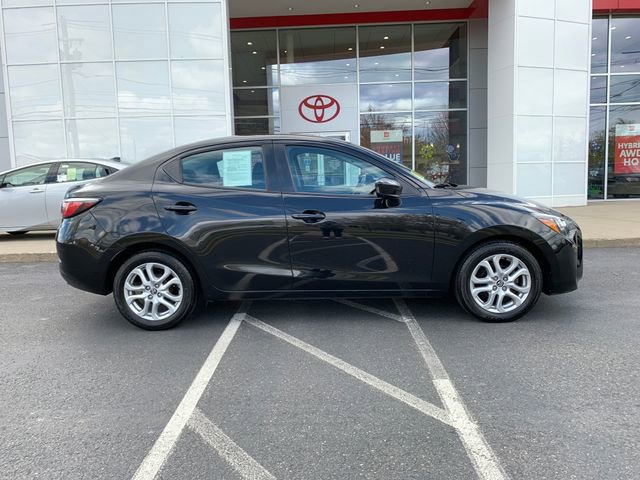 Used 2017 Toyota Yaris iA FWD video 2