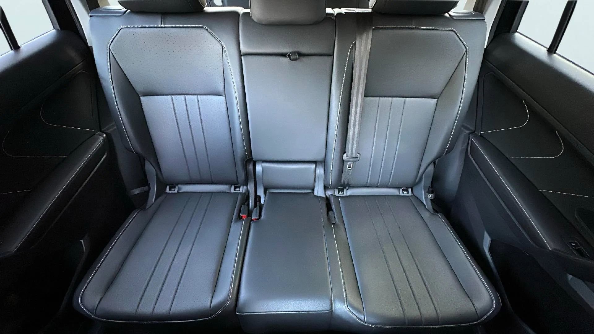 Used 2024 Volkswagen Tiguan SE image 15