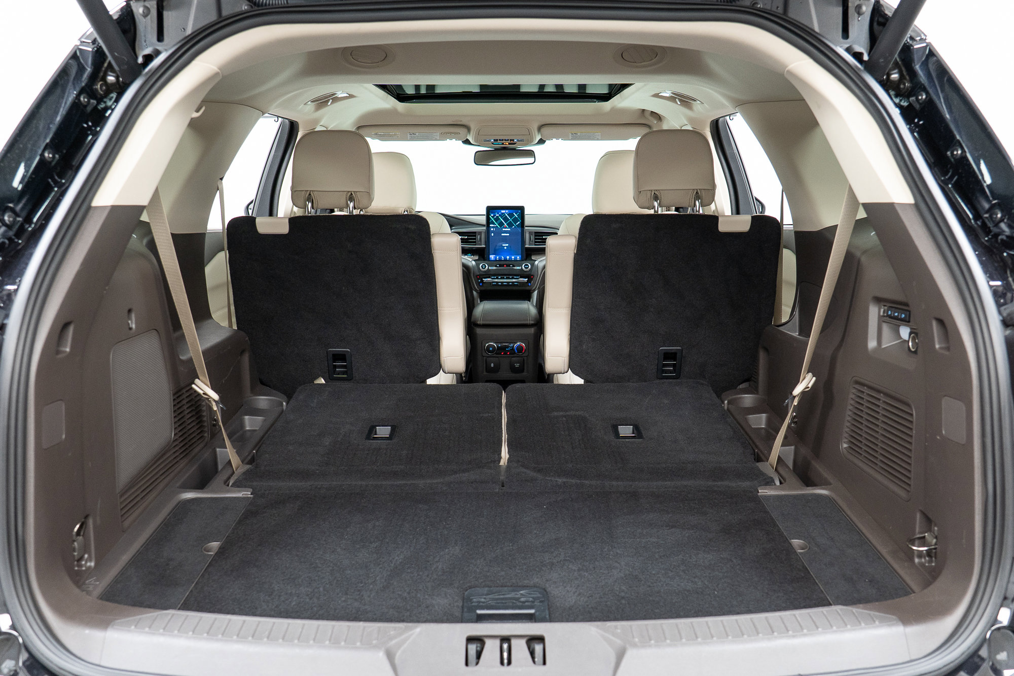 Used 2020 Ford Explorer Platinum w/ Premium Technology Package AWD/4WD image 10