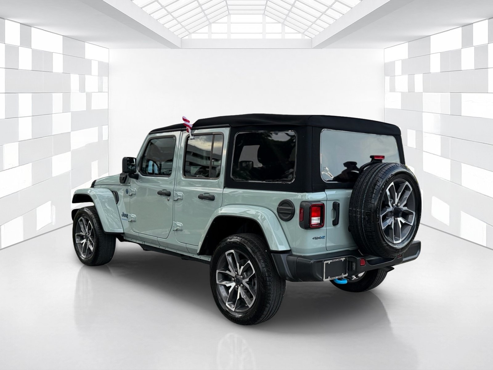 Used 2024 Jeep Wrangler Unlimited w/ Convenience Group AWD/4WD image 5