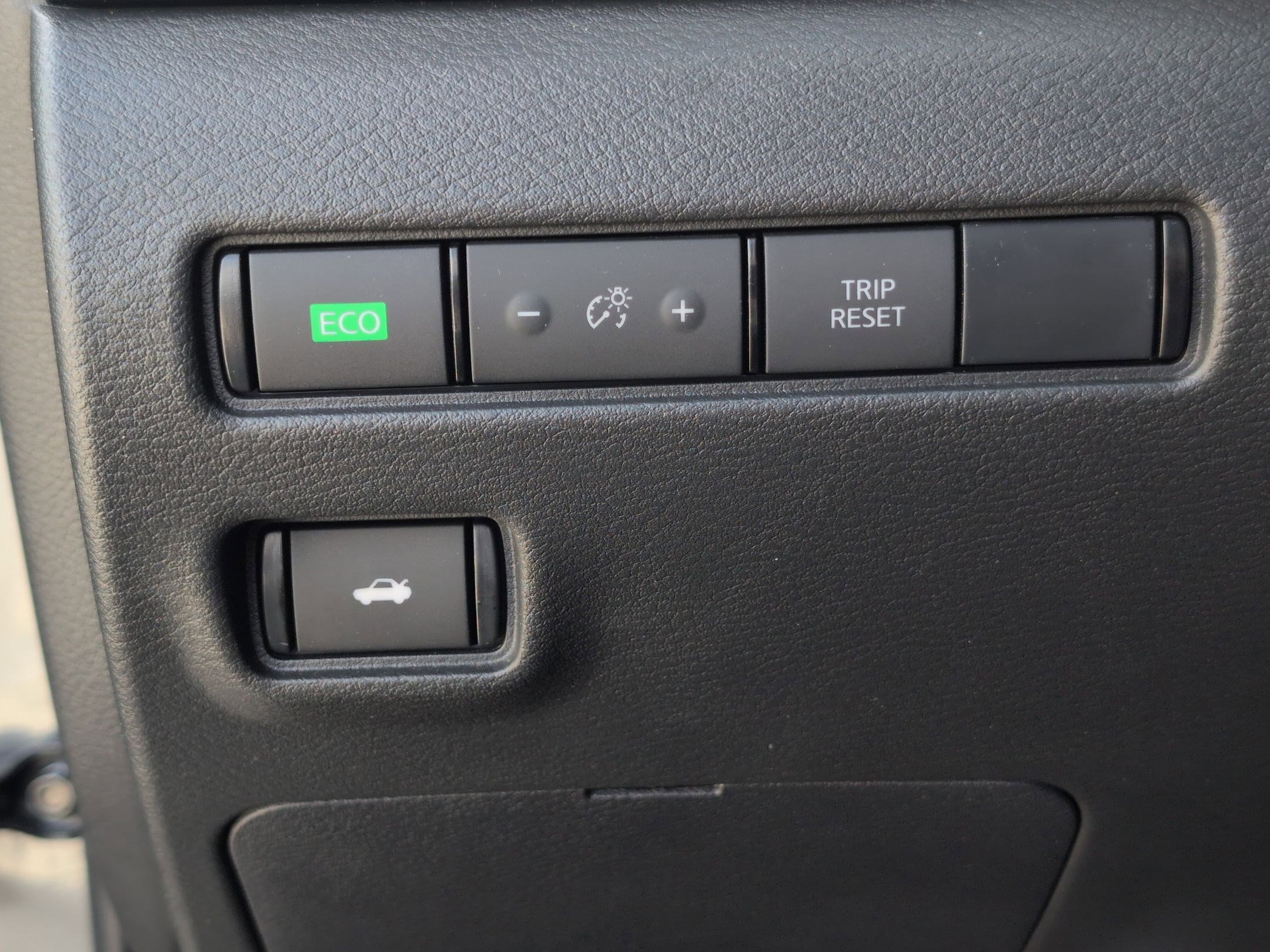 Used 2022 Nissan Sentra SR w/ Electronics Package image 23
