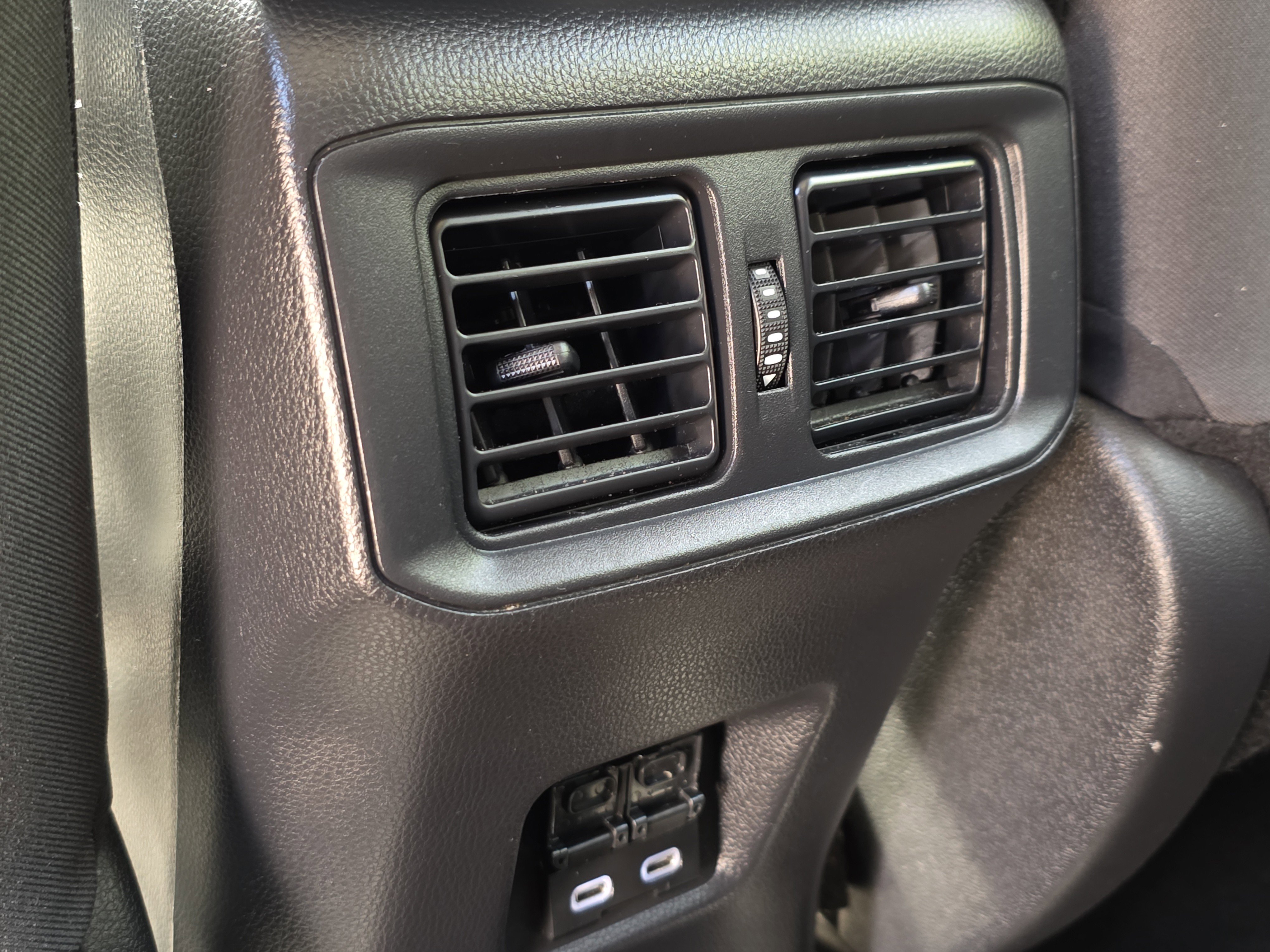 Used 2024 Toyota RAV4 XLE FWD image 18