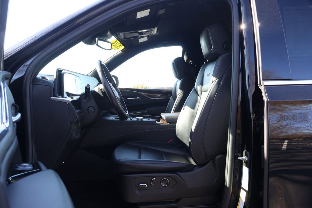 Used 2024 Cadillac Escalade ESV Luxury image 33