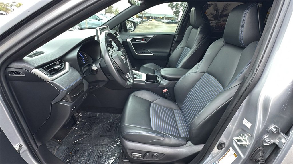 Used 2022 Toyota RAV4 XSE image 16