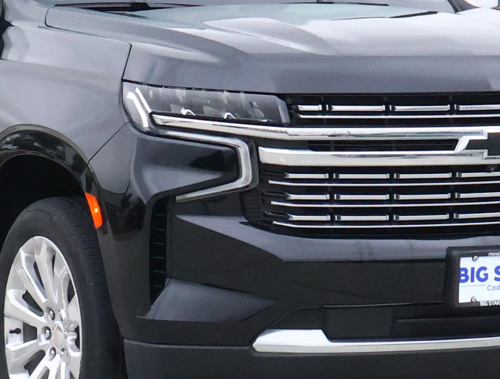 Used 2024 Chevrolet Tahoe Premier w/ Premium Package RWD image 8