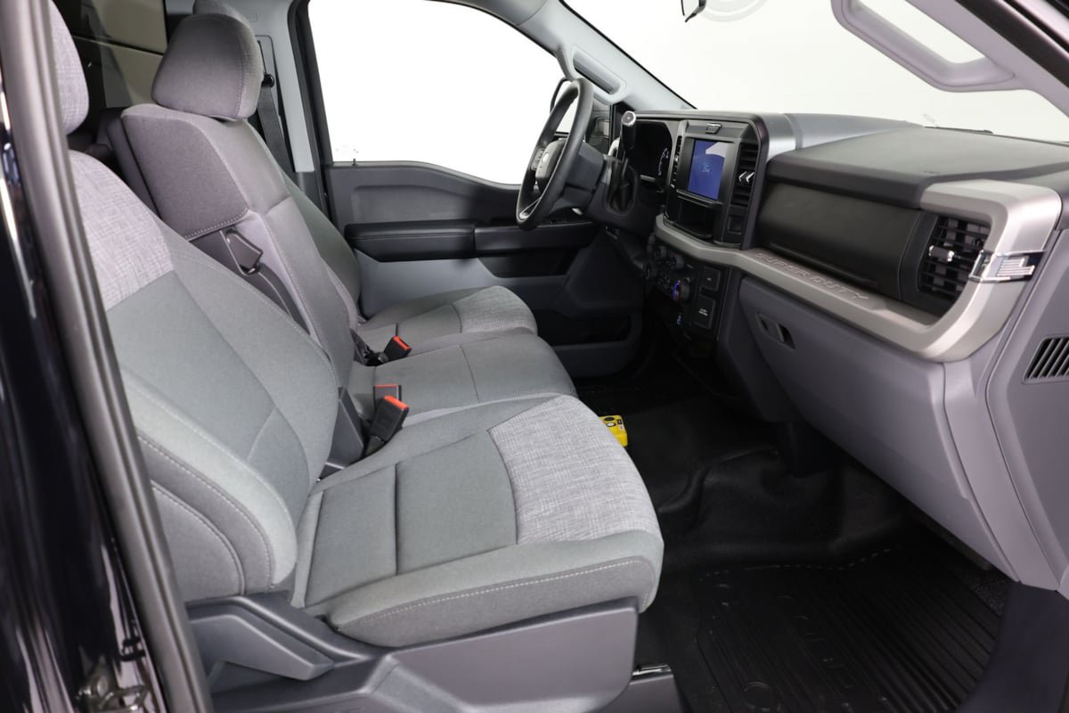 Used 2025 Ford F350 XLT AWD/4WD image 6