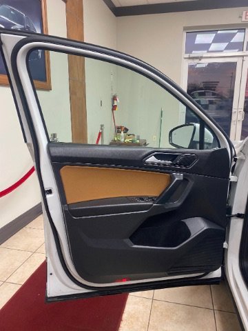 Used 2018 Volkswagen Tiguan SE image 8