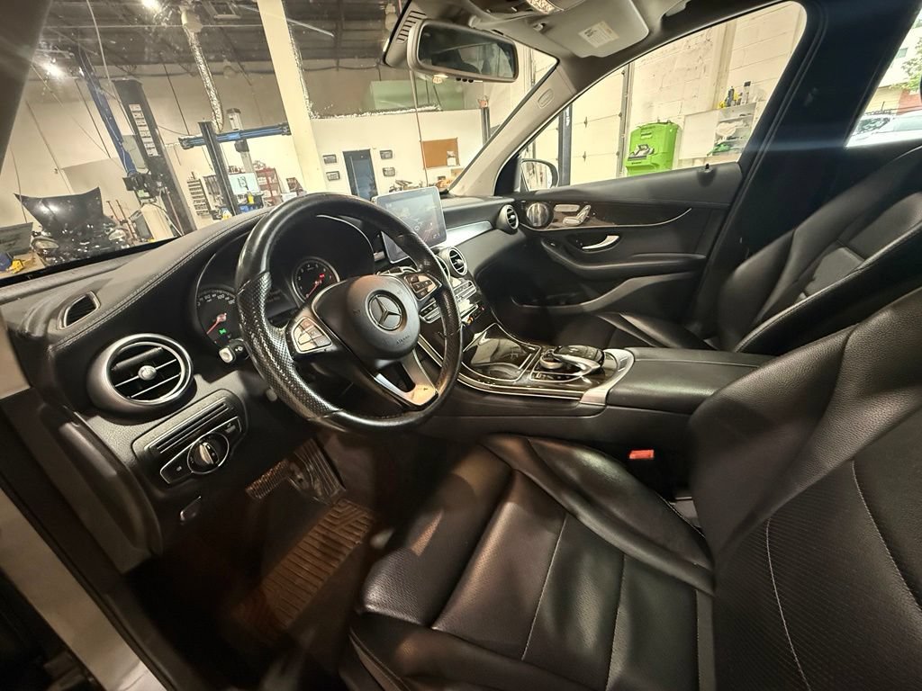 Used 2016 Mercedes-Benz GLC 300 4MATIC image 9