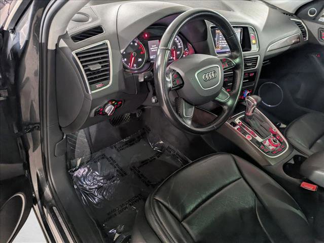 Used 2017 Audi Q5 2.0T Premium Plus w/ Technology Package image 10