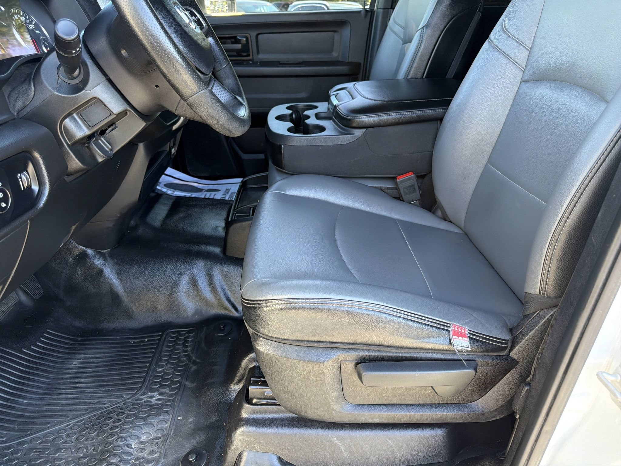 Used 2024 RAM 2500 Tradesman w/ Chrome Appearance Group AWD/4WD image 18