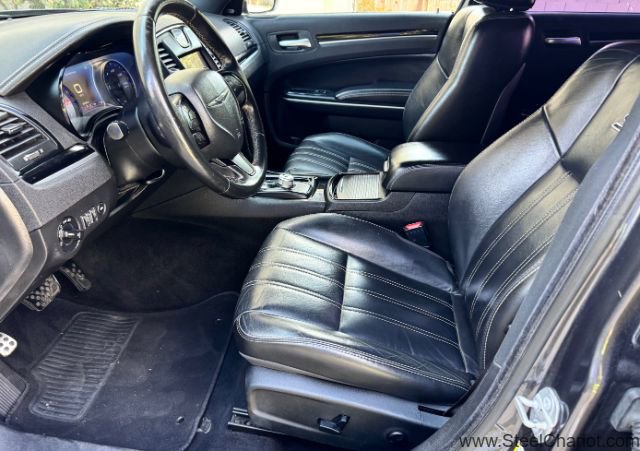 Used 2019 Chrysler 300 S image 9