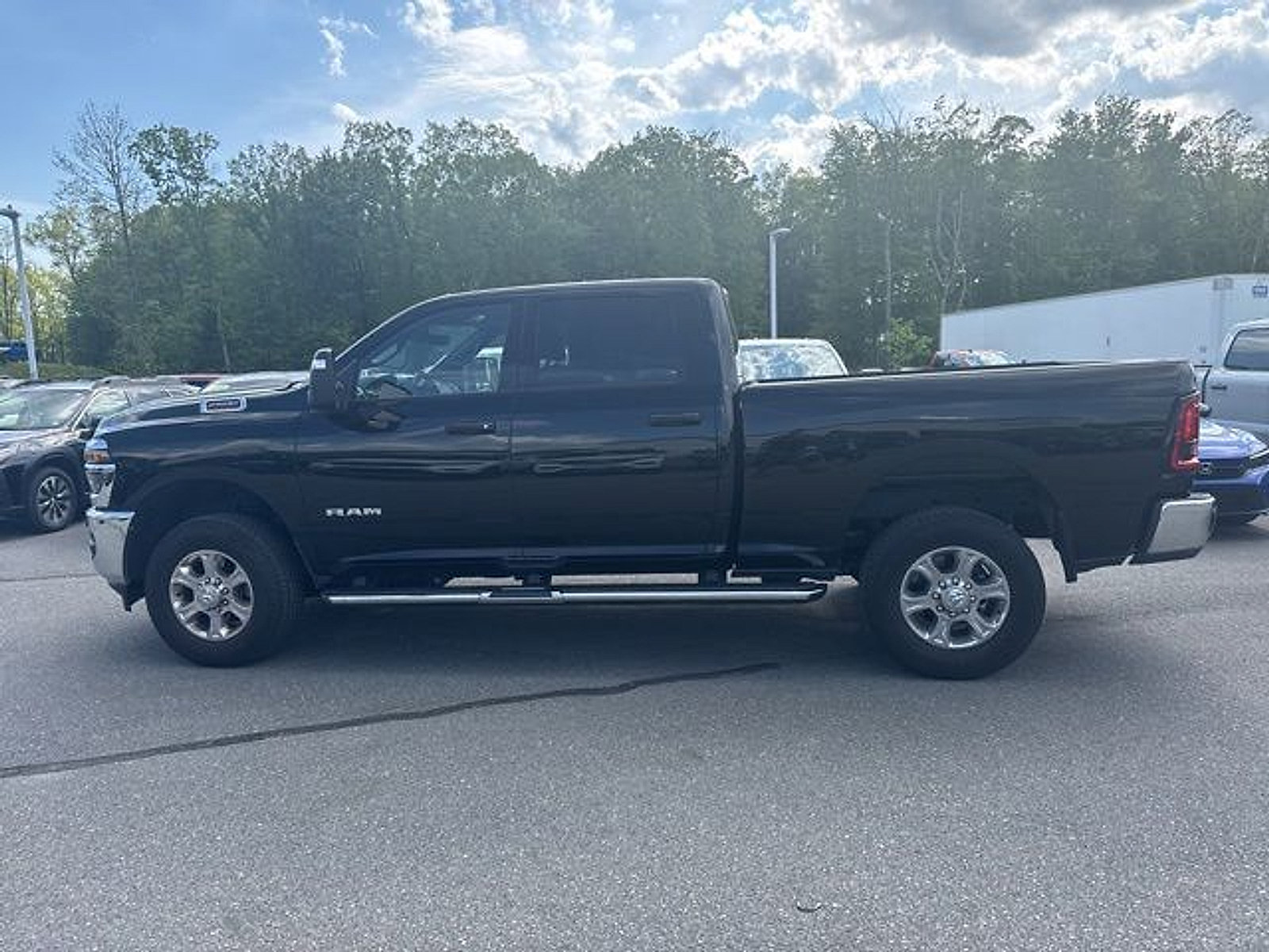Used 2025 RAM 2500 Big Horn AWD/4WD image 5