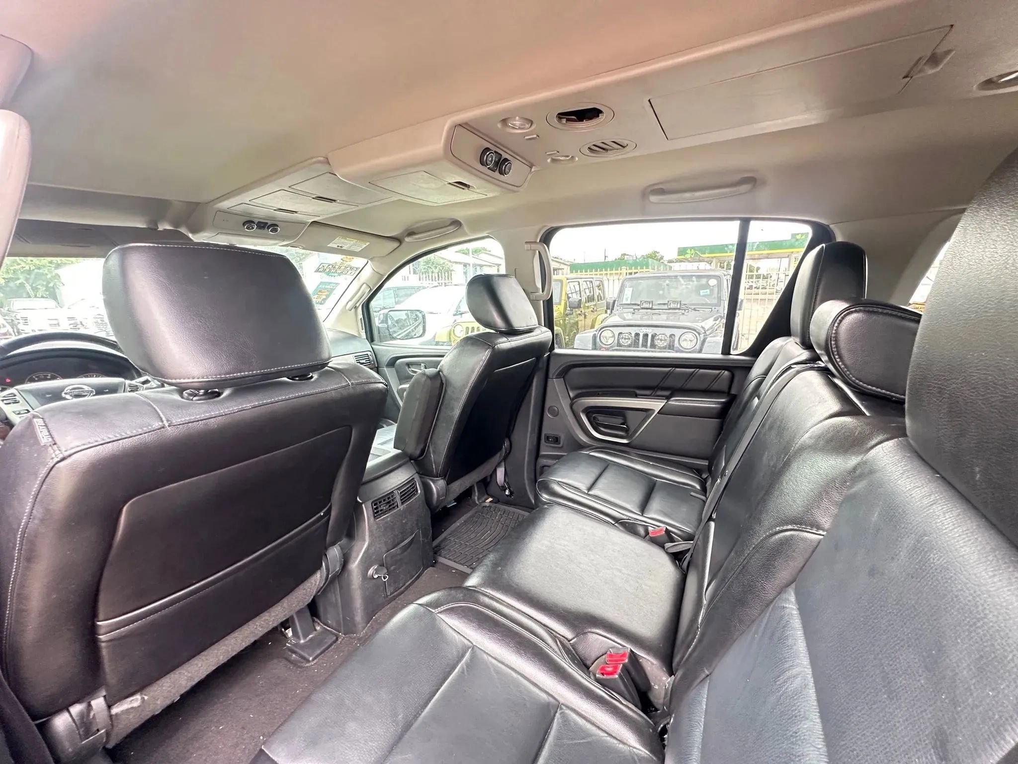 Used 2015 Nissan Armada SL image 30