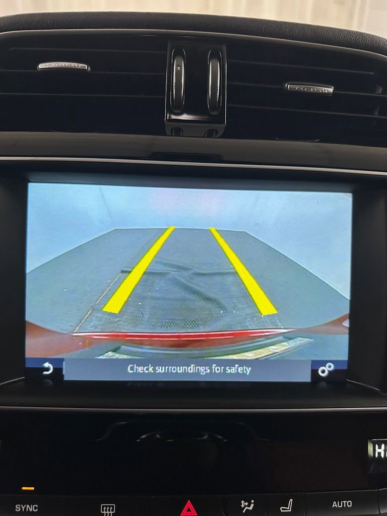 Used 2017 Jaguar F-PACE R-Sport image 22