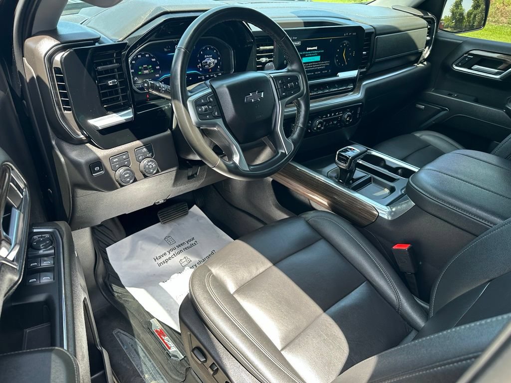 Used 2024 Chevrolet Silverado 1500 LT Trail Boss w/ Convenience Package II AWD/4WD image 12